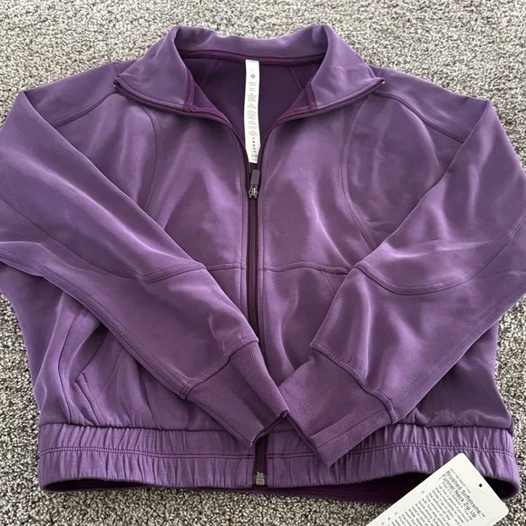 NWT Lululemon Brushed Softstreme Funnel-Neck Zip Up
Dramatic Magenta Size 6 - Picture 3 of 10